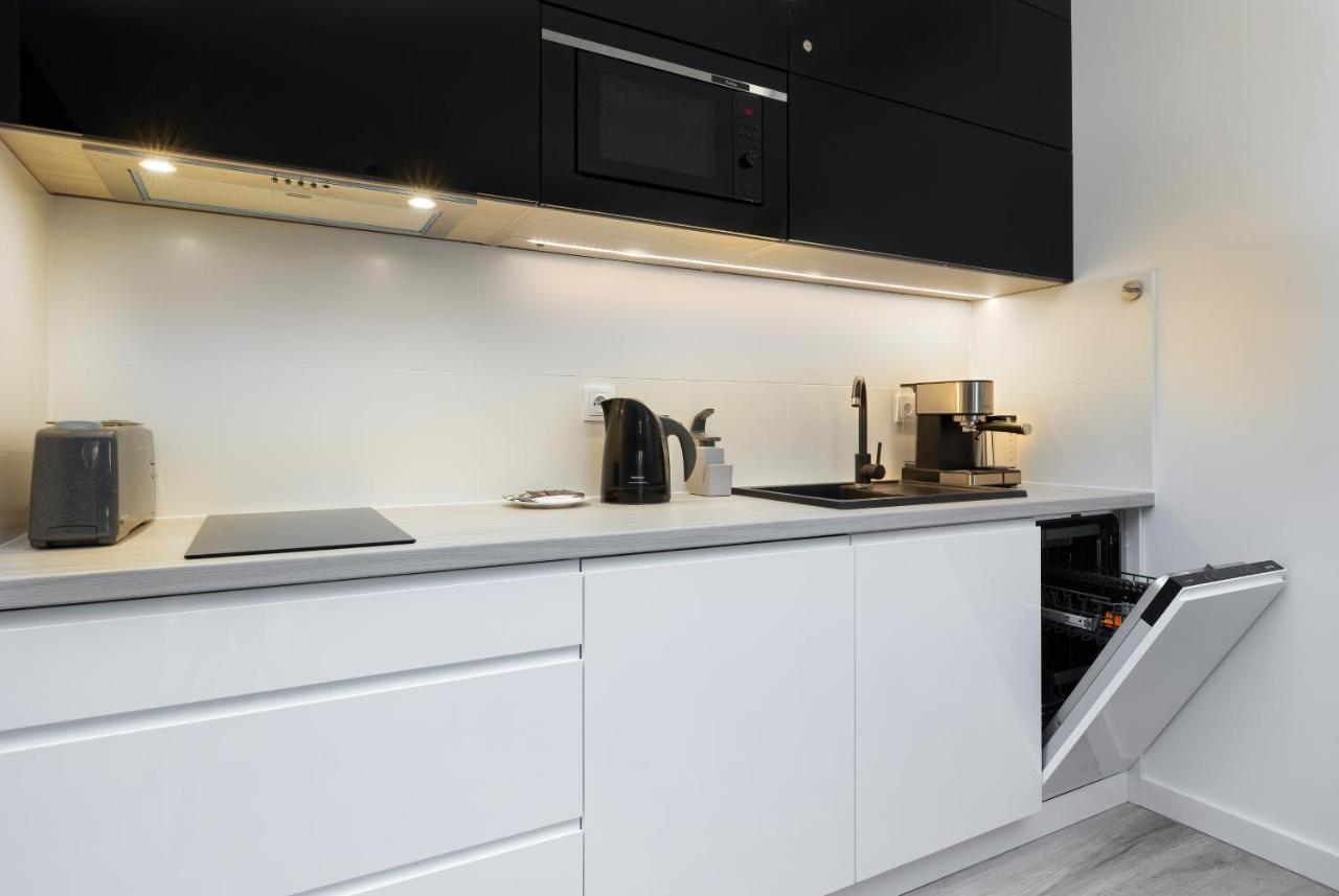 Platinium Apartment By Renters Prestige Rewal Bagian luar foto